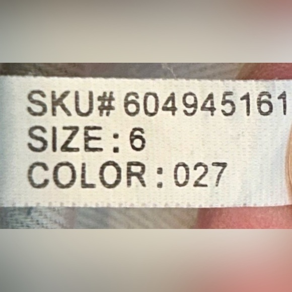 Abercrombie & Fitch Straight Leg Mid Rise Distressed Jean, Size 28/6 - Picture 10 of 12